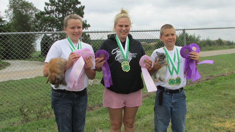 4h kids and ribbons - Kate Morgan and Noah