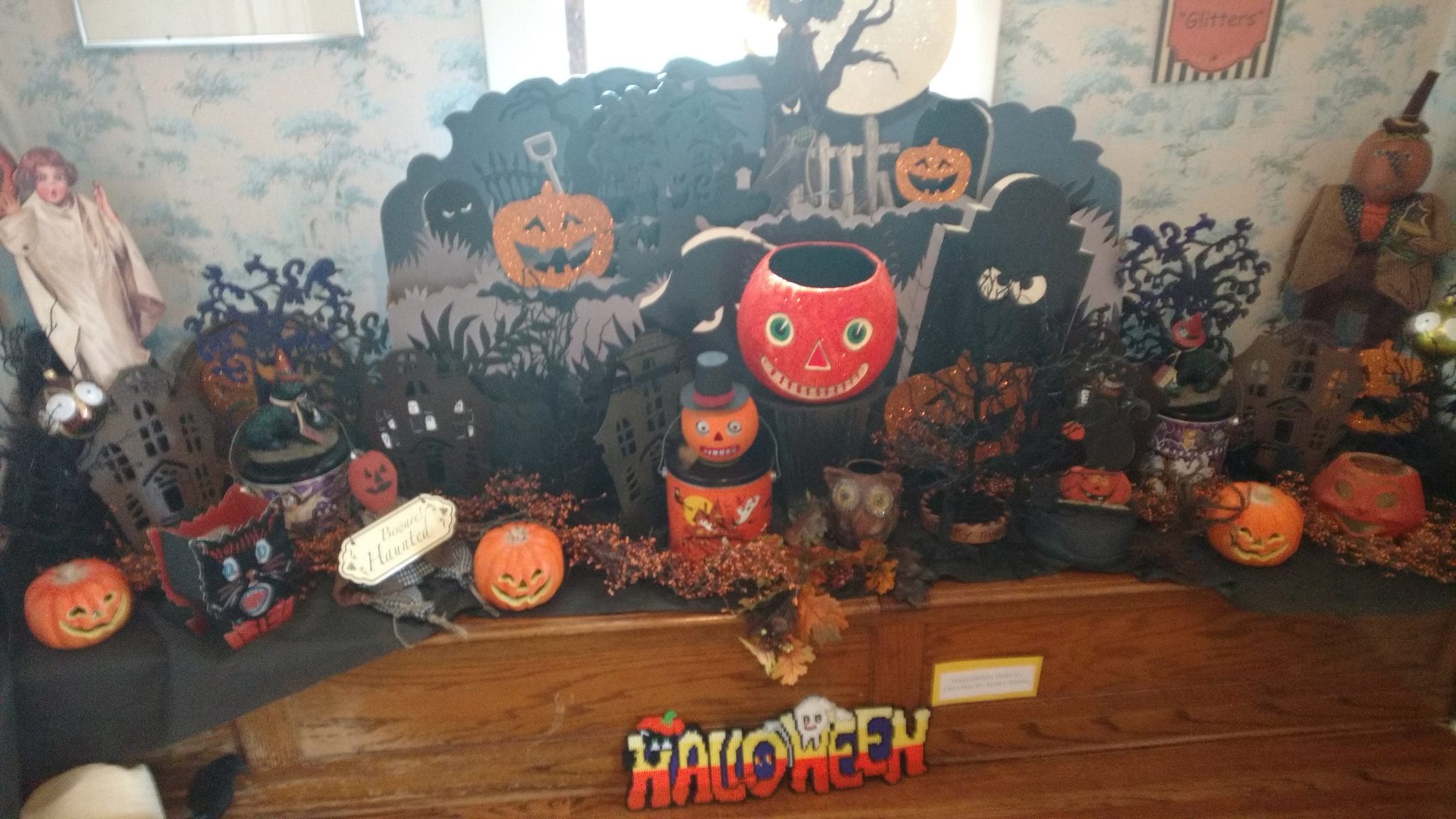 BessStreeter Halloween