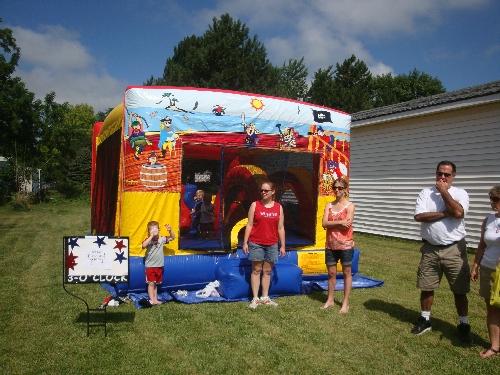 Jump_house