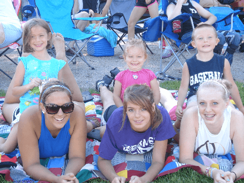 Eagle_Elmwood_team_and_fans