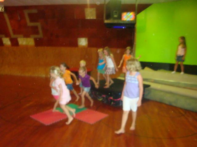 R_-_kids
