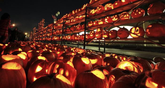 high-res-glowing-pumpkins