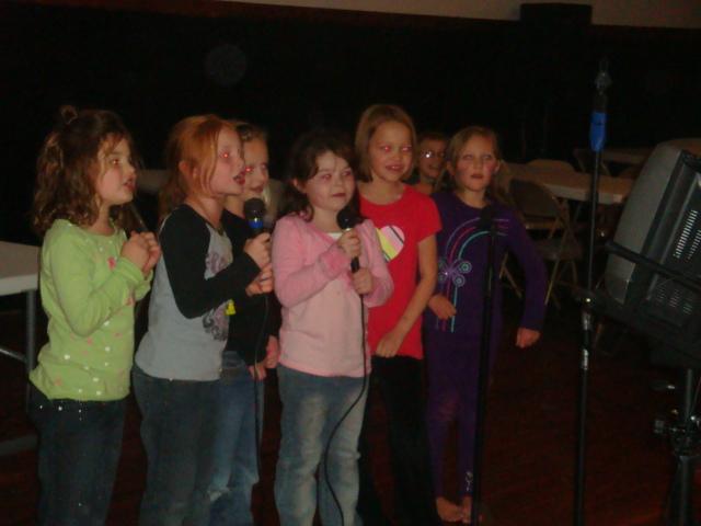 k_girls_singing